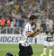 <p>Felipe comemora gol contra Once Caldas na Libertadores</p>  Foto: André Penner / AP