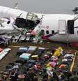 <p>Bagagens perto do avião da TransAsia Airways, em Taipei</p>  Foto: Pichi Chuang / Reuters