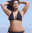 <p>Ashley Graham foi a primeira plus size a integrar o time de modelos da edição de biquíni da <em>Sports Illustrated</em></p>  Foto: Youtube / Reprodução