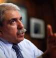 O chefe de gabinete da Presidência da Argentina, Aníbal Fernández, fala à Reuters durante entrevista na Casa Rosada, sede do governo, em Buenos Aires, na Argentina, na quinta-feira. 05/02/2015  Foto: Marcos Brindicci / Reuters