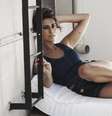 <p>A atriz também usou conjuntos jeans para o ensaio no alto de um prédio</p>  Foto: Brunno Rangel/ Revista WOW / Divulgação