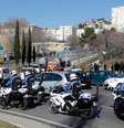 <p>Polícia francesa em rua de Marselha, onde homens atiraram contra polícia</p>  Foto: Jean-Paul Pelissier / Reuters