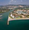 O ataque ao suposto pedófilo aconteceu no resort Sotogrande  Foto: The Telegraph / Reprodução