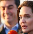 <p>Atriz Angelina Jolie durante entrevista em Dohuk, norte do Iraque em janeiro de 2015</p>  Foto: Ari Jalal / Reuters