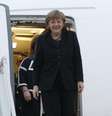 Chanceler alemã, Angela Merkel, chegando em aeroporto perto de Minsk. 11/02/2015  Foto: Valentyn Ogirenko / Reuters