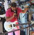 <p>Bell começou o show embaixo de vaias, após de atraso de 1h15</p>  Foto: Daniel Delmiro e JC Pereira / AgNews