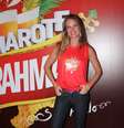 Leticia Birkheuer, que vive a jornalista Érika em 'Império', também foi prestigiar os desfiles  Foto: Thiago Duran / AgNews
