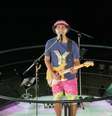 Durval Lelys, vocalista do Asa de Águia, apresentou-se no Carnaval de Salvador, no circuito Barra-Ondina, na tarde desta terça-feira (17). A atração foi parte do bloco "Me Abraça", na reta final da festa na cidade.   Foto: Denilson Silva/Wallace Barbosa/Wesley Costa / AgNews