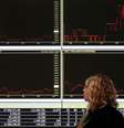 <p>O Ibovespa quebrou a sequência de quatro pregões no azul, ao fechar com recuo de 0,11%, a 51.237 pontos</p>  Foto: Alkis Konstantinidis / Reuters