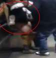 Casal faz sexo em estação de trem com bebê no colo  Foto: News / Reprodução