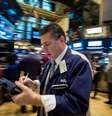 <p>Segundo dados da BM&F, o giro financeiro ficou em torno de US$ 900 milhões</p>  Foto: Carlo Allegri / Reuters