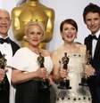 J.K. Simmons (melhor ator coadjuvante), Patricia Arquette (melhor atriz coadjuvante), Julianne Moore (melhor atriz) e Eddie Redmayne (melhor ator) na premiação  do Oscar, em  Hollywood, Califórnia. 22/2/2015  Foto: Lucy Nicholson / Reuters