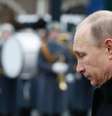 O presidente russo, Vladimir Putin, participa de uma cerimônia no Túmulo do Soldado Desconhecido, ao lado do Kremlin, em Moscou, na Rússia, nesta segunda-feira. 23/02/2015  Foto: Sergei Karpukhin / Reuters