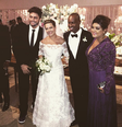 Preta Gil e Rodrigo Godoy posam ao lado do casal   Foto: Instagram / Reprodução