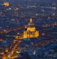 <p>Imagem do Arco do Triunfo feita por um drone</p>  Foto: Gonzalo Fuentes / Reuters