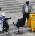 <p>Desemprego calculado pela Pnad Contínua aponta taxa maior do que pela Pesquisa Mensal de Emprego</p>  Foto: Paulo Whitaker / Reuters