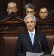 Especialistas acreditam que a fama do ex-presidente vai pesar sobre Vázquez  Foto: Miguel Rojo / AFP