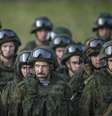 Soldados russos durante exercício de treinamento em Nikinci, oeste de Belgrado.  14/11/2014  Foto: Marko Djurica / Reuters