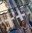 <p>Com valor de mercado de US$ 736 bilhões, a Apple é a maior companhia negociada em bolsa do índice</p>  Foto: Adrees Latif / Reuters
