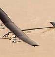 <p>Solar Impulse 2 levantou voo a partir de Abu Dhabi</p>  Foto: BBC Mundo / Copyright