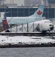 Avião da Delta sofre acidente em Nova York. 05/03/2015.  Foto: Mike Segar / Reuters