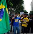 Caminhada promovida na quarta-feira, no Rio de Janeiro, como prévia das manifestações de domingo, reuniu menos de 50 pessoas em frente à sede da Petrobras  Foto: Agência Brasil