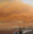 <p>O incêndio começou na sexta-feira em uma área de pastagens e bosque de pinheiros de difícil acesso</p>  Foto: Constanza Arias / Reuters