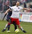 Ibrahimovic atacou arbitragem da liga francesa  Foto: Regis Duvignau / Reuters