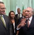 <p>O presidente do Senado, Renan Calheiros (esquerda), e o vice-presidente Michel Temer, ambos do PMDB; o partido apresentou hoje uma nova proposta de reforma política</p>  Foto: Débora Melo / Terra