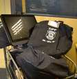 <p>Documentos, incluindo contratos de financiamentos e cartões magnéticos e material de informática, foram encontrados durante as buscas</p>  Foto: Polícia Federal / Divulgação