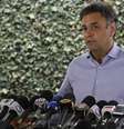 O senador Aécio Neves e então candidato à Presidência da República pelo PSDB fala à imprensa em São João del Rei, em outubro de 2014  Foto: Washington Alves / Reuters