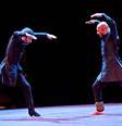 <p>Cena de Torobaka, espetáculo que fará a abertura da edição 2015 do festival O Boticário na Dança</p>  Foto: Divulgação
