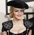 A cantora Madonna chega à cerimônia do Grammy Awards, em Los Angeles, em fevereiro. 08/02/2015  Foto: Mario Anzuoni / Reuters