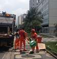 <p>Greve de garis no Rio de Janeiro deixou lixo espalhado nas zonas sul, norte, oeste e centro da cidade</p>  Foto: André Naddeo / Terra