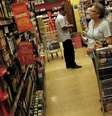 <p>Confiança do consumidor recuou</p>  Foto: Nacho Doce / Reuters