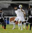 <p>Gabigol marcou o gol solitário do Santos na partida que custou a invencibilidade</p>  Foto: Rodrigo Villalba / Futura Press