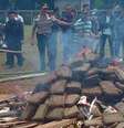 "Fogueira de maconha" continha outras drogas  tais como 1,8 quilos de cristais de metanfetamina e 2.538 pílulas de ecstasy  Foto: Twitter