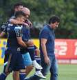 <p>João Paulo deixou o campo do CT com fortes dores e pode passar por operação</p>  Foto: Marcos Bezerra / Futura Press