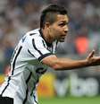 Petros comemora o quarto gol do Corinthians ainda na etapa inicial  Foto: Rodrigo Gazzanel / Futura Press