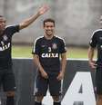 Elias, Jadson e Ralf participam de treino do Corinthians  Foto: Daniel Augusto Jr.
