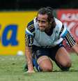 <p>Valdivia ainda não tem escalação garantida na partida contra o Botafogo-SP</p>  Foto: Leandro Martins / Futura Press