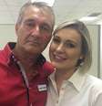 <p>Andressa postou uma foto ao lado do pai após o programa de Gugu Liberato</p>  Foto: Instagram/ @andressaurachoficial / Reprodução