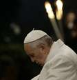 <p>O papa Francisco fez um apelo nesta segunda-feira e pediu que o mundo reaja às perseguições e aos assassinatos de cristãos</p>  Foto: AP