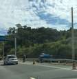 Carro capotou após colisão na rodovia dos Tamoios  Foto: vc repórter
