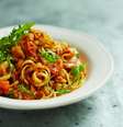 <p>Linguine com camarão (R$42/R$64) é o prato mais vendido na Inglaterra </p>  Foto: Matt Russell / Divulgação