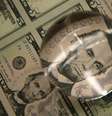 <p>Moeda norte-americana fechou abaixo dos R$ 3 pela última vez em 4 de março</p>  Foto: Gary Cameron / Reuters
