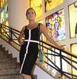 De vestido e com decote "generoso", Anitta prestigiou Reinaldo Lourenço na FAAP  Foto: Leo Franco / AgNews