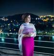<p>Em primeiro lugar, a echarpe transparente da Beatriz (Gloria Pires), de <em>Babilônia</em>. É da Mara Mac, mas não está mais à venda. Informações: falecom@maramac.com.br. O vestido magenta também entrou na lista, em sexto lugar. A peça é da Emporio Armani. Preço: R$ 3.940. Informações: (11) 3034-3559  </p>  Foto: TV Globo/ Estevam Avellar / Divulgação