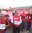 <p>Atos acontecem simultaneamente em diversas cidades do País</p>  Foto: Roberto Parizotti
