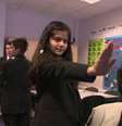 Crianças recebem aulas sobre consentimento sexual em escola no bairro de Hounslow, oeste de Londres  Foto: BBC News Brasil